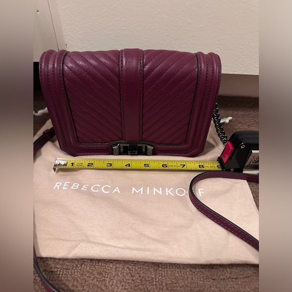 Rebecca Minkoff Chevron Quilted Avery Shoulder bag. Slightly used. - Picture 2 of 5